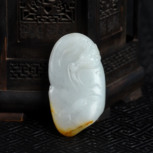 籽料和田白玉辰龙吊坠