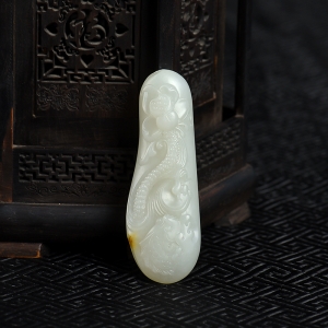 籽料和田白玉年年有余吊坠