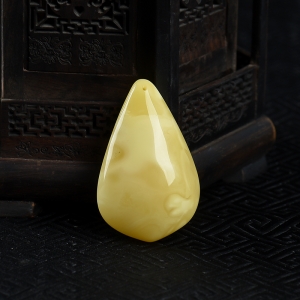 白花蜜随形吊坠