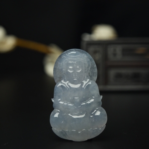 糯冰种翡翠观音吊坠