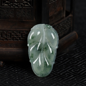 糯种飘花翡翠金枝玉叶吊坠