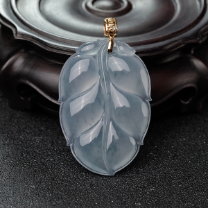 冰种飘花翡翠叶子吊坠