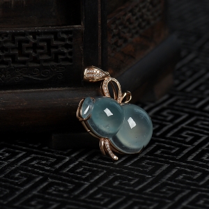 18k冰种蓝绿翡翠葫芦吊坠