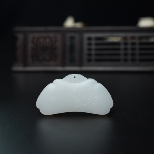 山料和田白玉蝶恋花吊坠