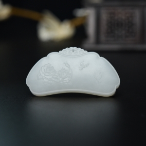 山料和田白玉蝶恋花吊坠