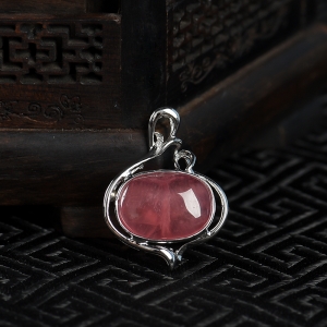 银镶红纹石随形吊坠