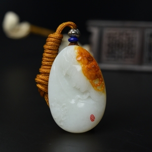 山料俏色和田玉美女吊坠