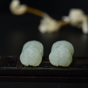 山料和田白玉貔貅吊坠