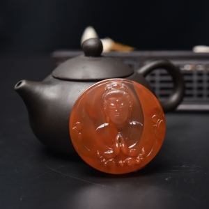 冰飘料南红观音吊坠