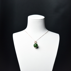 18K金镶15.5mm山料和田碧玉项链