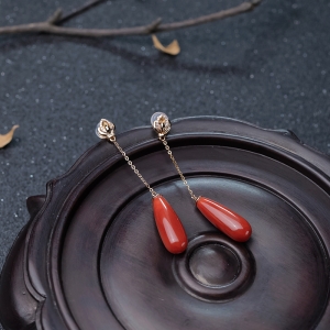 18K金镶钻沙丁珊瑚耳坠