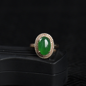 18k糯冰种深绿翡翠随形戒指