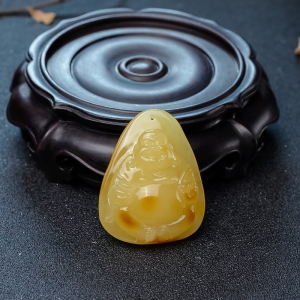 鸡油黄蜜蜡佛吊坠