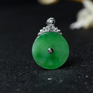 18K金镶钻糯种飘翠翡翠平安扣吊坠