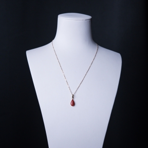 18K金镶阿卡珊瑚水滴项链