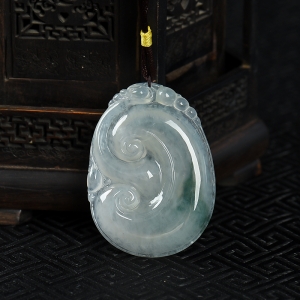 糯冰种飘花翡翠如意吊坠