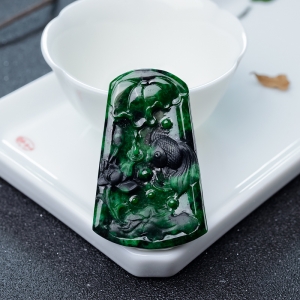 干青种翡翠连年有余吊坠