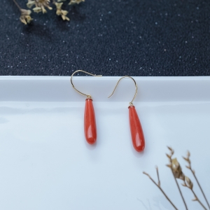 18K金镶沙丁珊瑚水滴耳坠