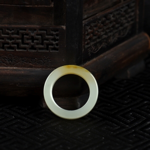 籽料和田青白玉戒指