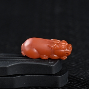 冰飘料南红貔貅吊坠
