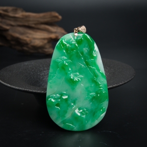 18K糯种飘翠翡翠山水意境吊坠