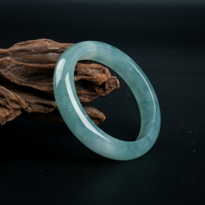 56.5mm糯冰种晴水翡翠手镯