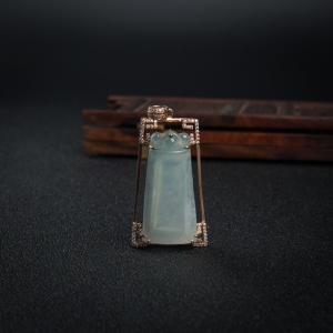 9K糯冰种翡翠无事牌吊坠