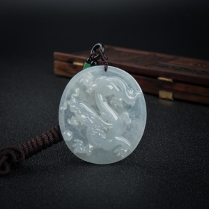 糯冰种翡翠辰龙吊坠