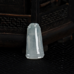 糯种翡翠节节高升吊坠