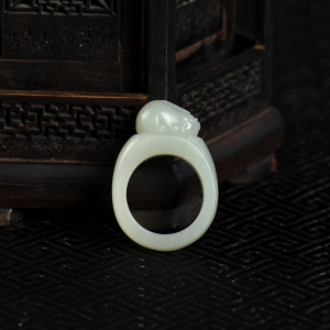 籽料和田青白玉貔貅戒指