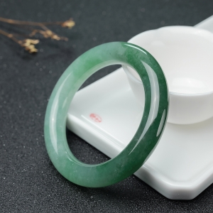 56.5mm糯冰种灰绿翡翠圆镯