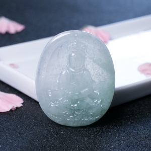 糯冰种浅绿翡翠观音吊坠