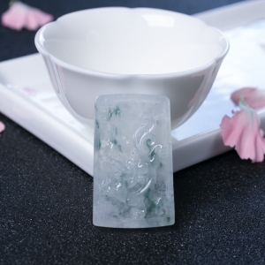 冰种飘花翡翠仿古龙吊坠