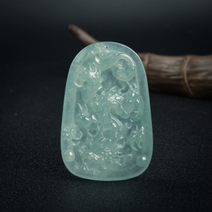 糯冰种淡晴水翡翠辰龙吊坠