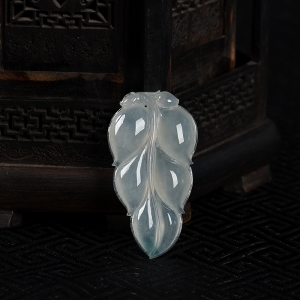糯冰种飘花翡翠金枝玉叶吊坠
