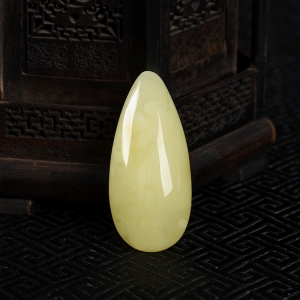 柠檬黄蜜蜡随形吊坠