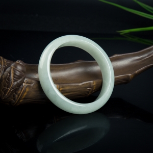 63mm糯种翡翠手镯