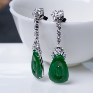 18K金镶钻糯种翠色翡翠耳坠