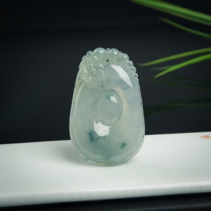 糯冰种飘花翡翠福贝吊坠