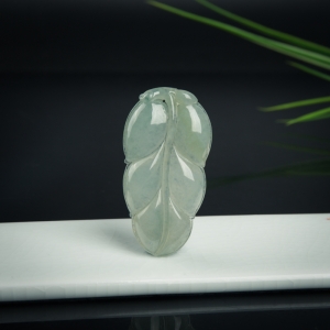 糯冰种翡翠金枝玉叶吊坠