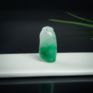 糯种飘翠翡翠福瓜吊坠