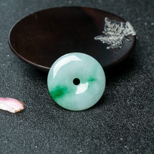 糯种飘翠翡翠平安扣吊坠