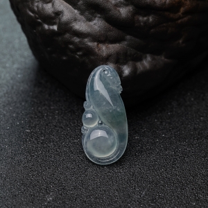 冰种飘花翡翠仿古龙吊坠