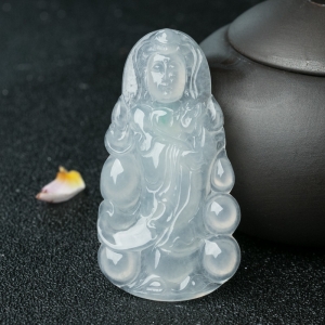 糯冰种翡翠观音吊坠