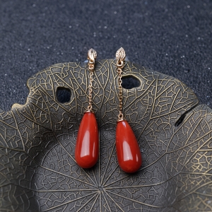 18K金镶钻沙丁珊瑚耳坠