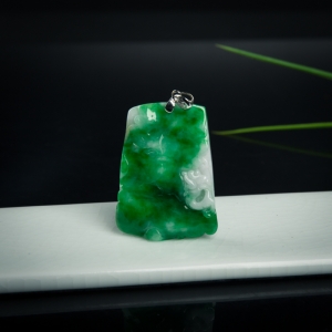 18k糯种翠绿翡翠和和美美吊坠