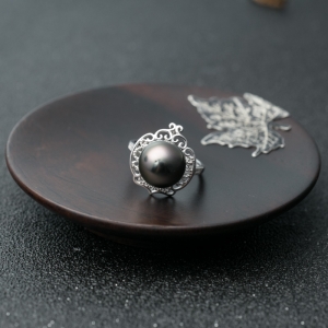 10K金镶钻黑珍珠戒指