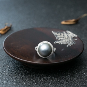 10K金镶钻黑珍珠戒指