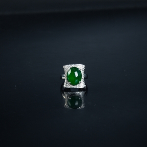 18k糯种翠绿翡翠戒指