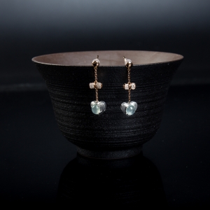 18K糯冰种翡翠耳坠